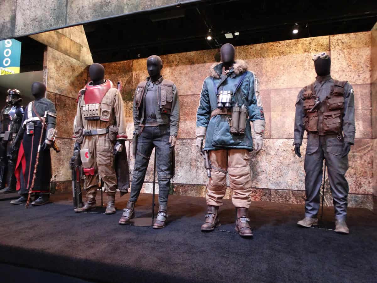 VIDEOS: SDCC 2016 - San Diego Comic-Con Day 1- Preview Night - Inside ...