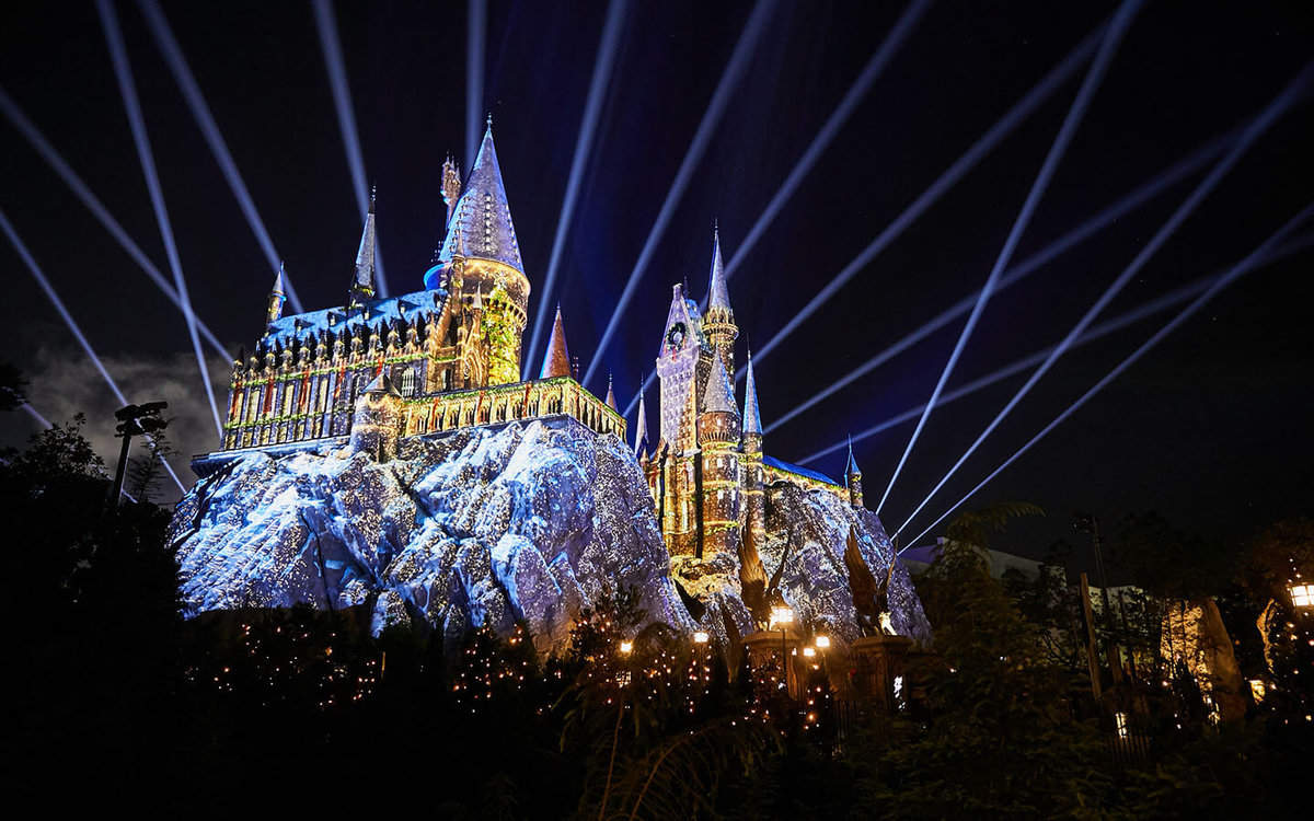 The Magic of Christmas at Hogwarts