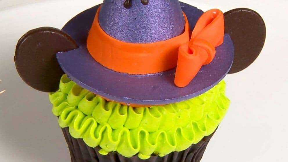 Minnie Mouse Witch cupcake