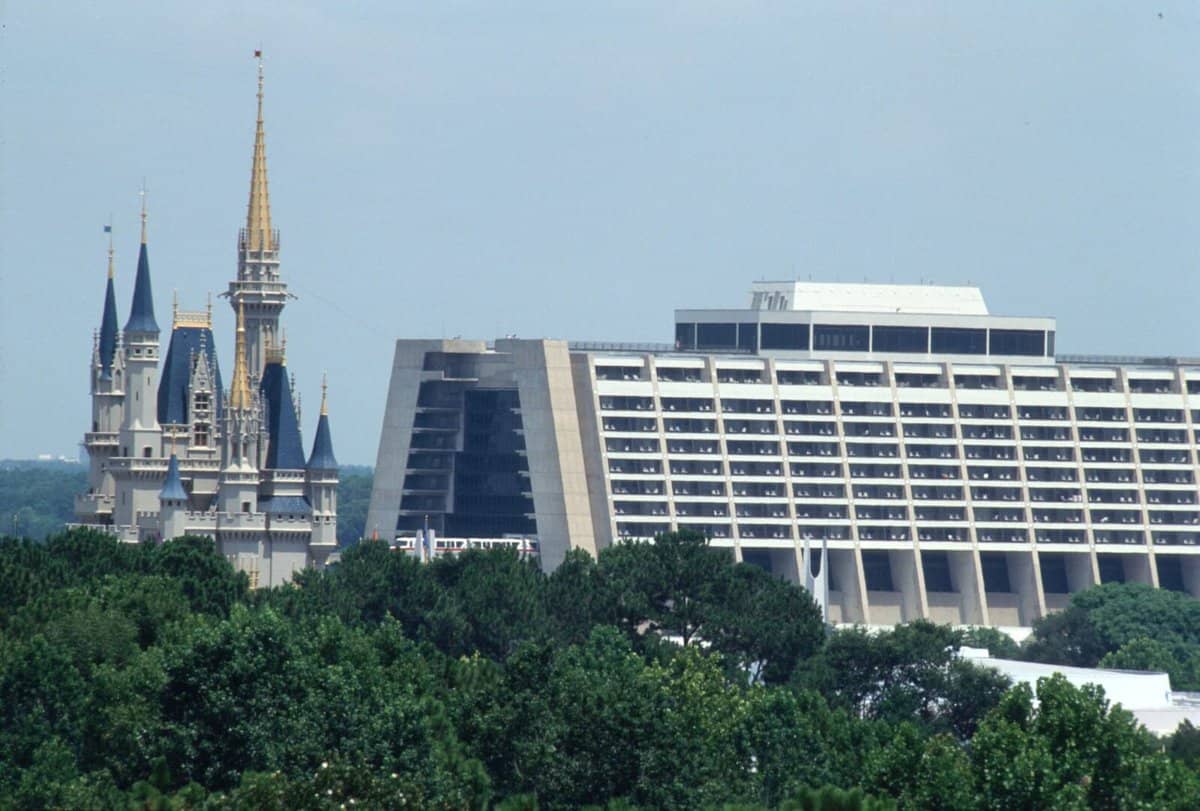 Woman arrested for having CBD oil at Disney, raises legal debate