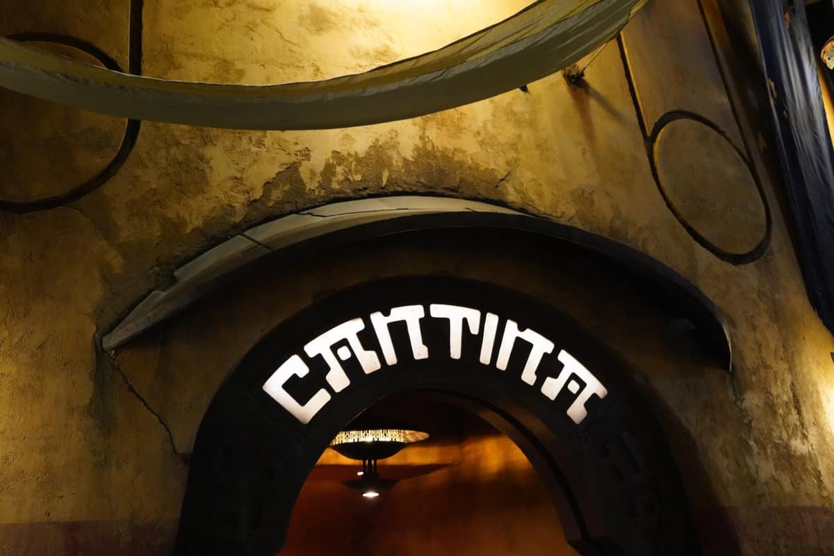 Oga's Cantina at night