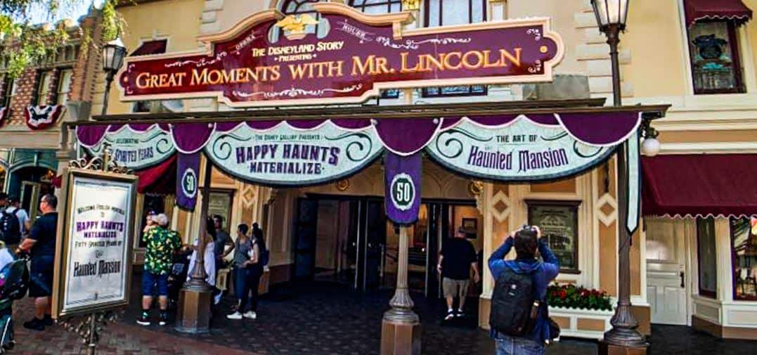 Moments with Mr. Lincoln entrance 
