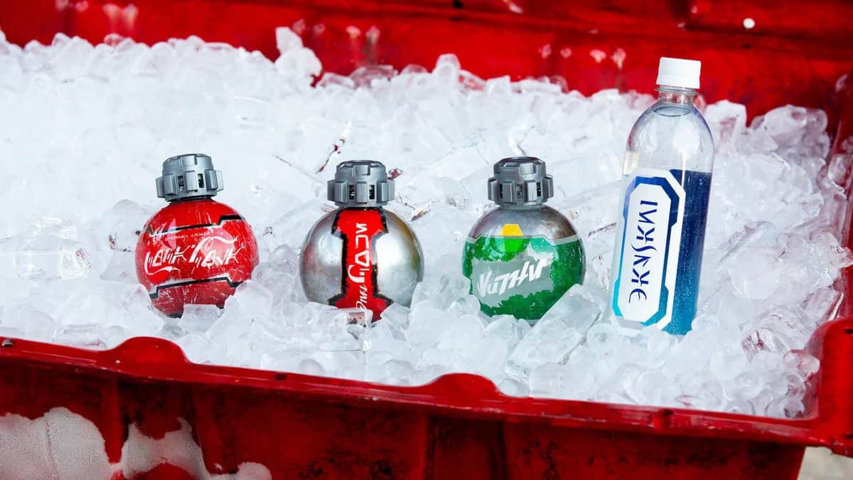 Galaxy´s Edge Thermal Detonator Coke bottles