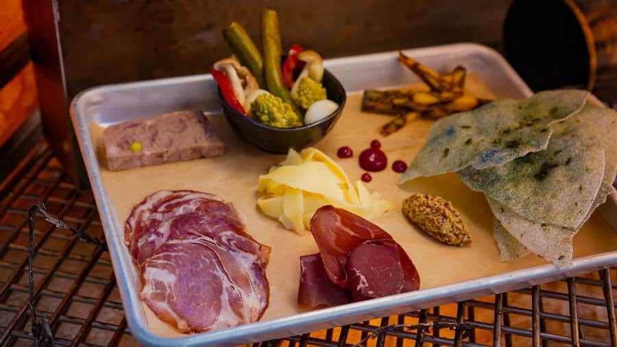 Star Wars Galaxy's Edge Oga's Cantina