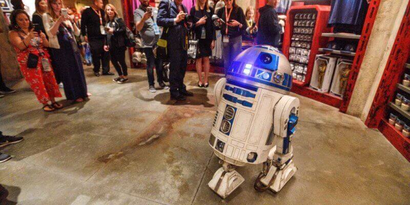 r2-d2 galaxy's edge