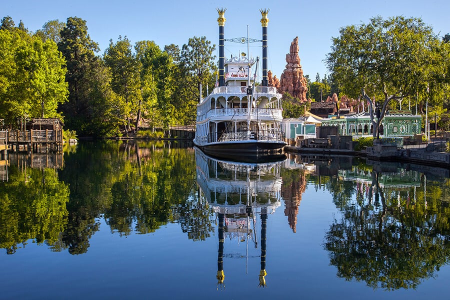 disneyland rivers of america frontierland