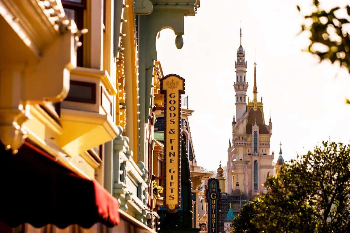 hong kong disneyland