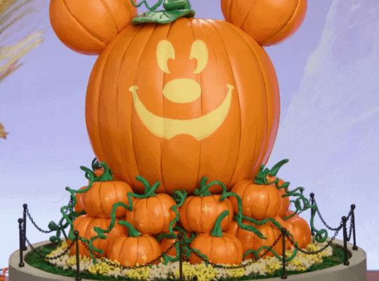 Disney Family Mickey pumpkin