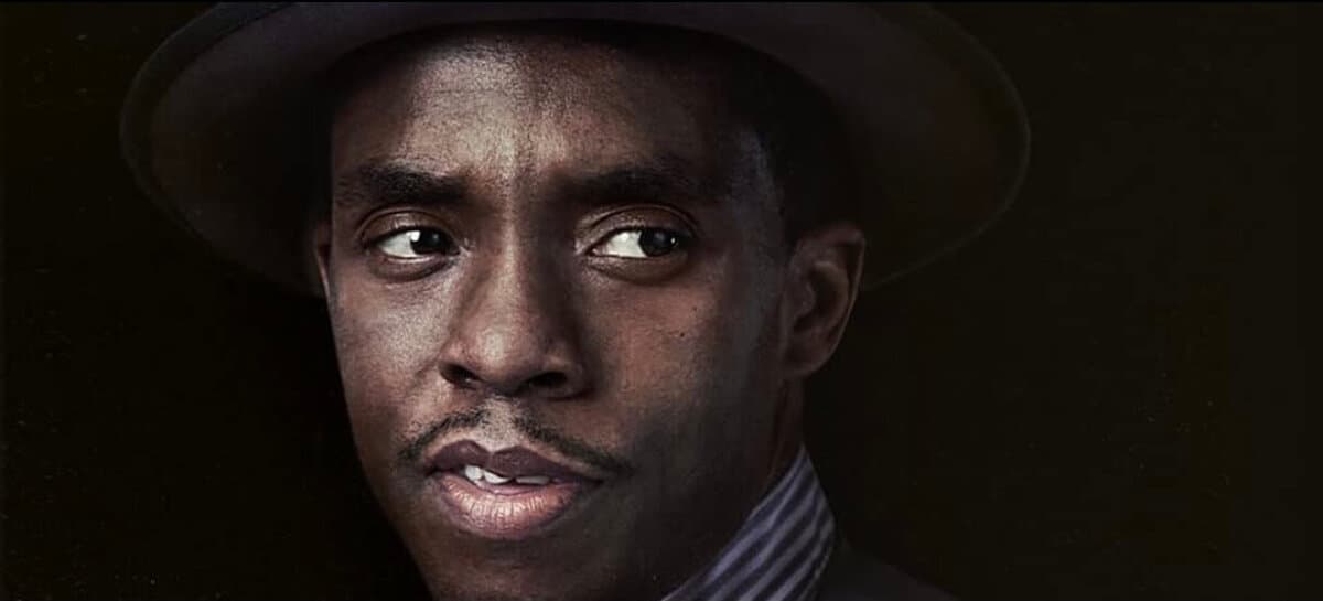 chadwick boseman receives 2 awards poshumously