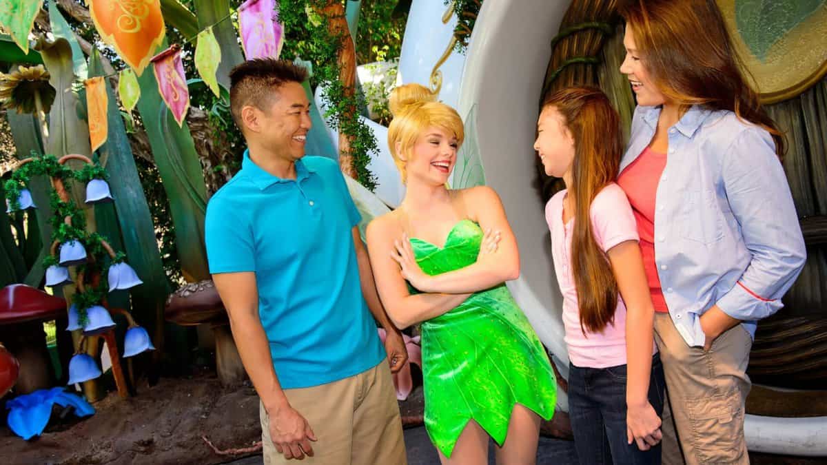 dlr-pixie-hollow-family-meets-tinkerbell-16x9
