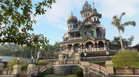 mystic manor at hong kong disnyeland