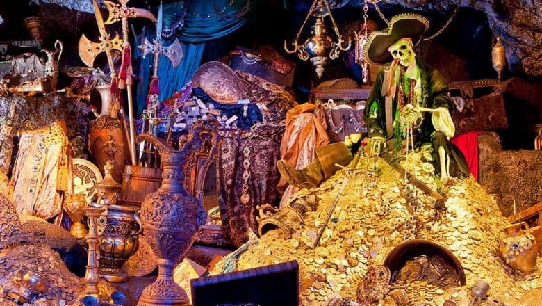 a look at al the pirates of the caribbean rides