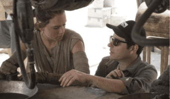 daisy ridley (left) and jj abrams (right)