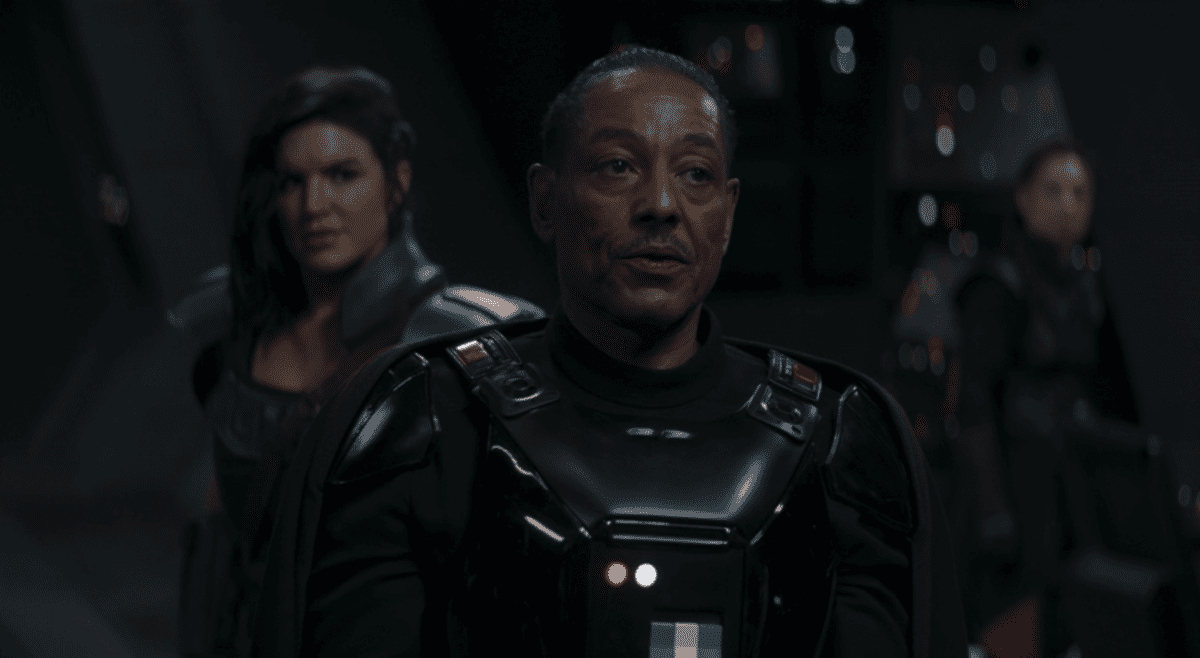 Moff Gideon (Giancarlo Esposito) with Cara Dune (Gina Carano) stood behind