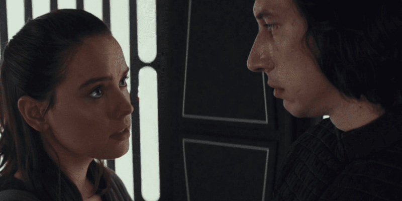 Kylo Ren ad Rey in Star Wars: Episode VII - The Last Jedi (2018)