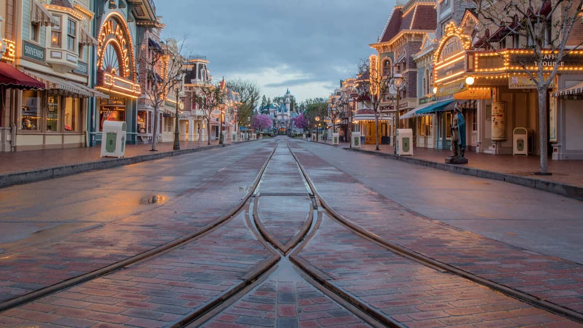 Behind the Scenes Creating Disneyland's Main Street Windows