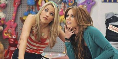 emily osment as lilly and miley cyrus as miley in hannah montana