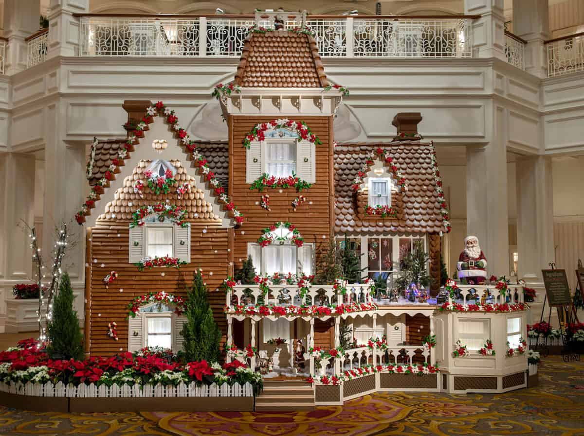 gingerbread house at disneys grand floridian resort