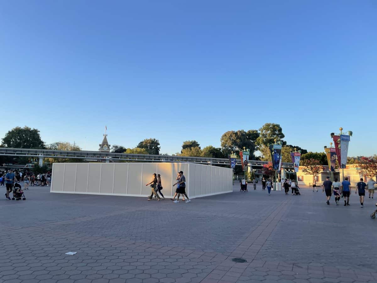 Construction in the disneyland esplanade