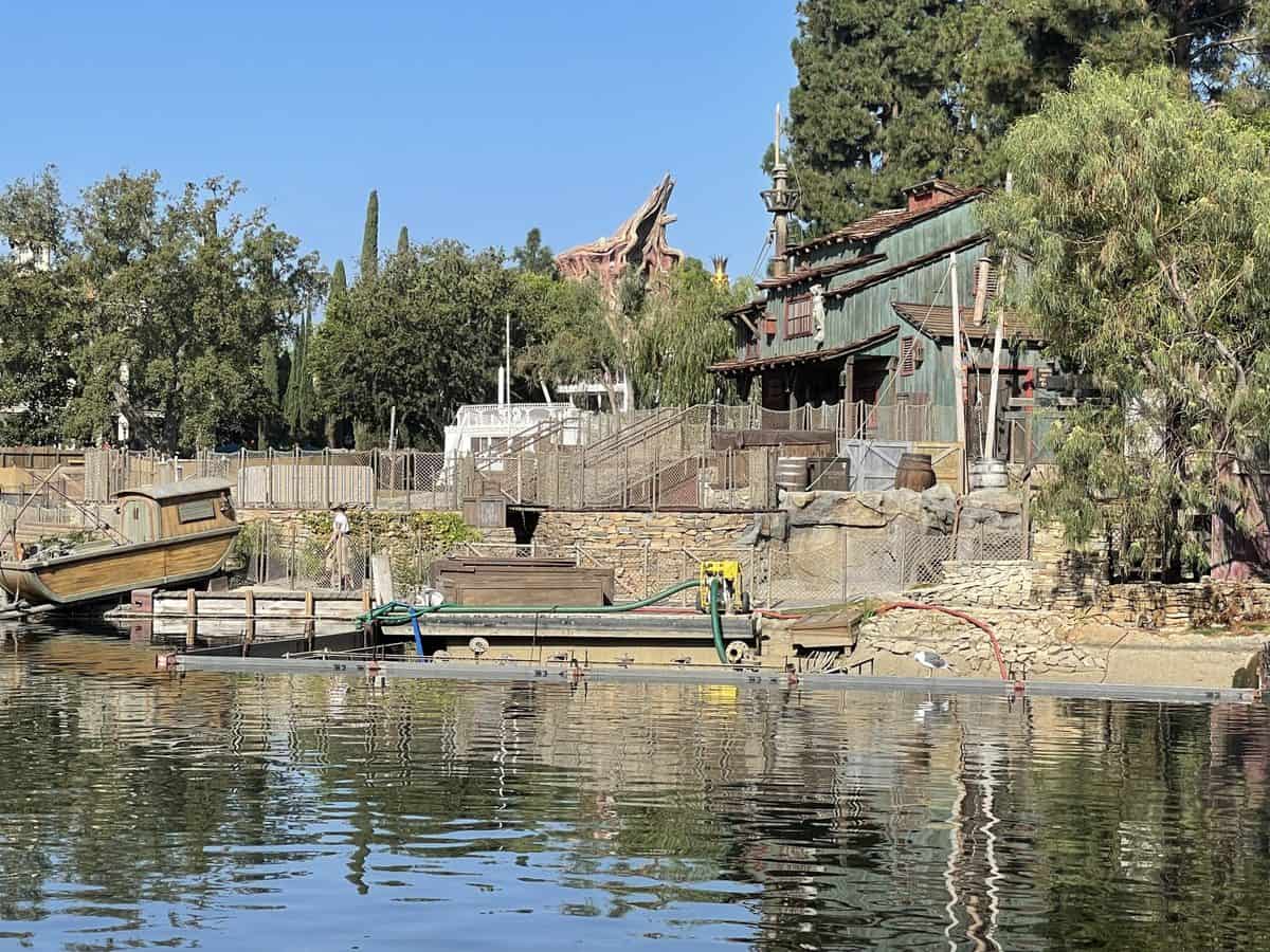 fantasmic maintenance rivers of america disneyland