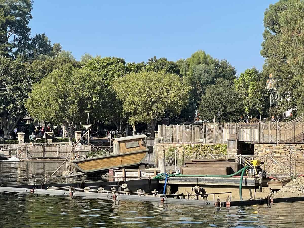 fantasmic maintenance rivers of america disneyland
