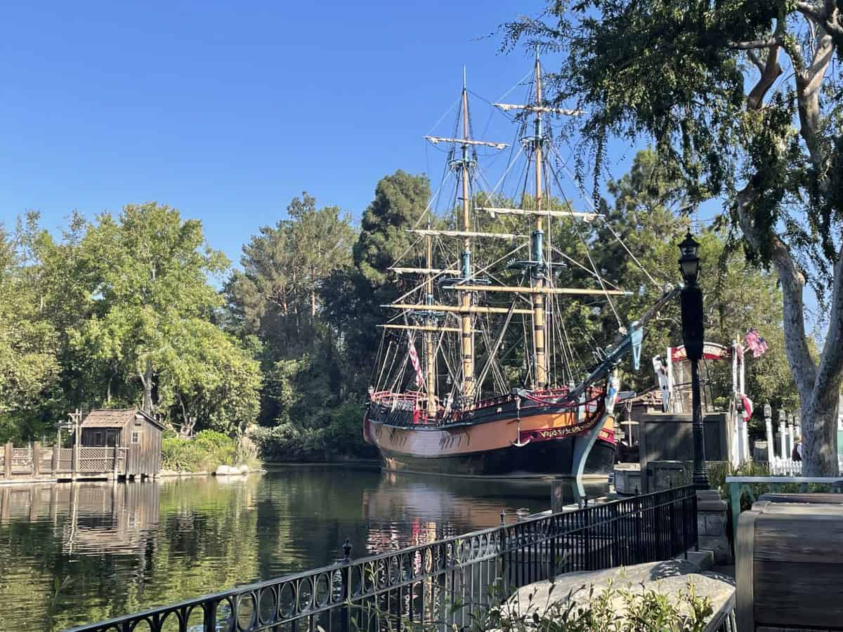 sailing ship columbia frontierland rivers of america disneyland