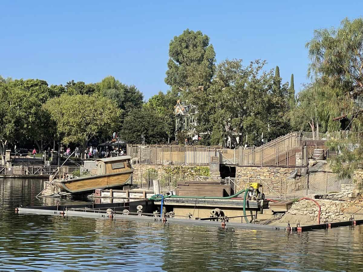 fantasmic maintenance rivers of america disneyland