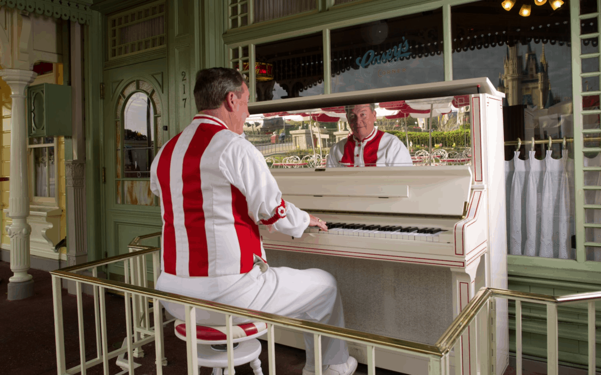 Casey's Corner pianist