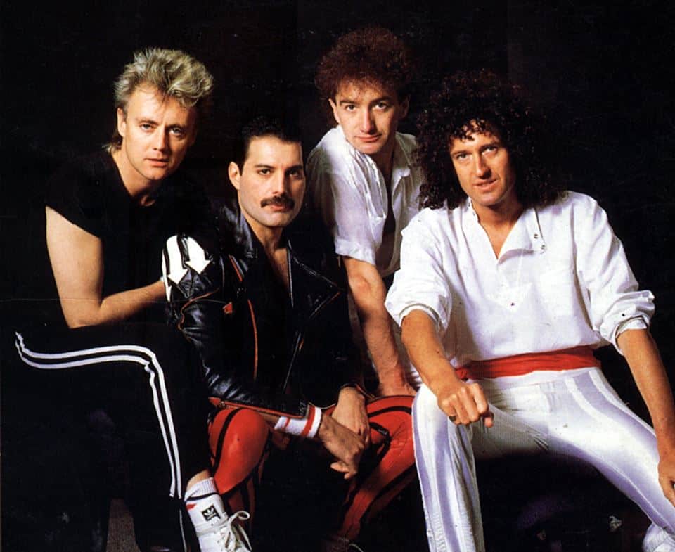 Roger Taylor, Freddie Mercury, John Deacon, Brian May posing for the camera