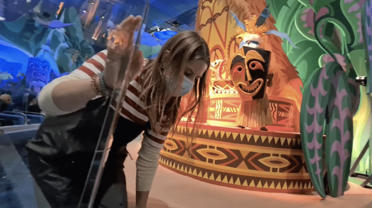 'its a small world' disneyland paris evac