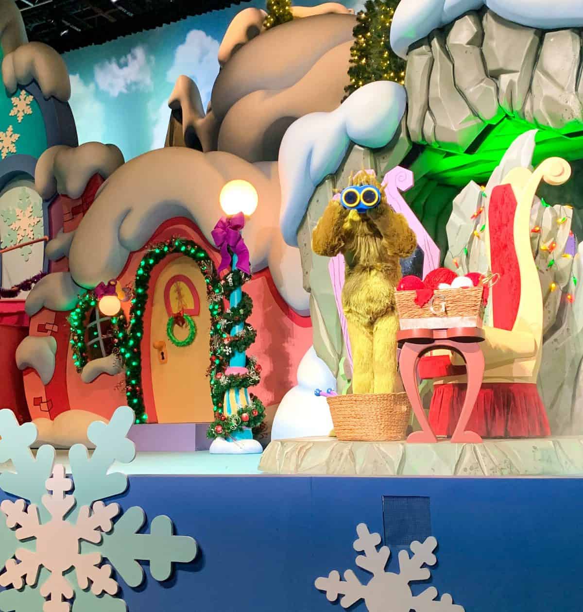 The Grinch in Universal's Grinchmas Who-liday Spectacular show