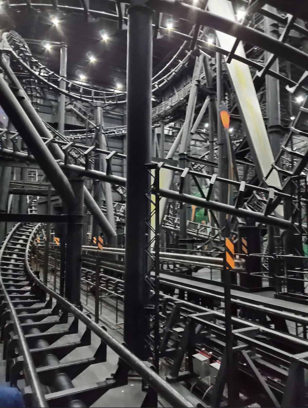 Rock 'N' Roller Coaster Stuck