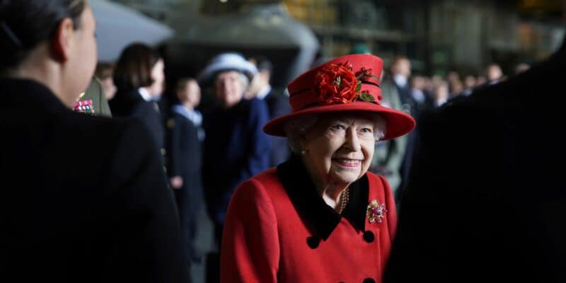 queen elizabeth visits royal navy ship