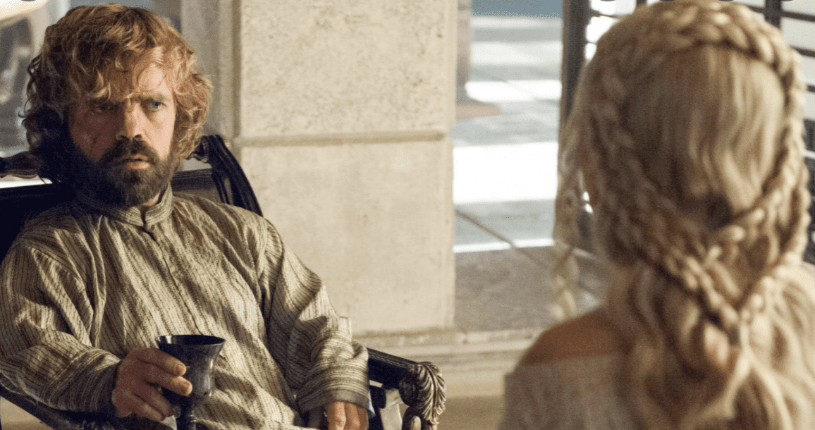 peter dinklage as tyrion lannister and emilia clarke as danaerys targaryon in game of thrones