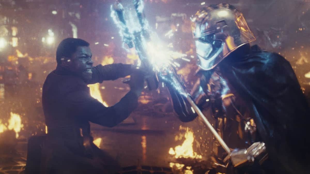 finn (left) and phasma (right) battle in star wars the last jedi