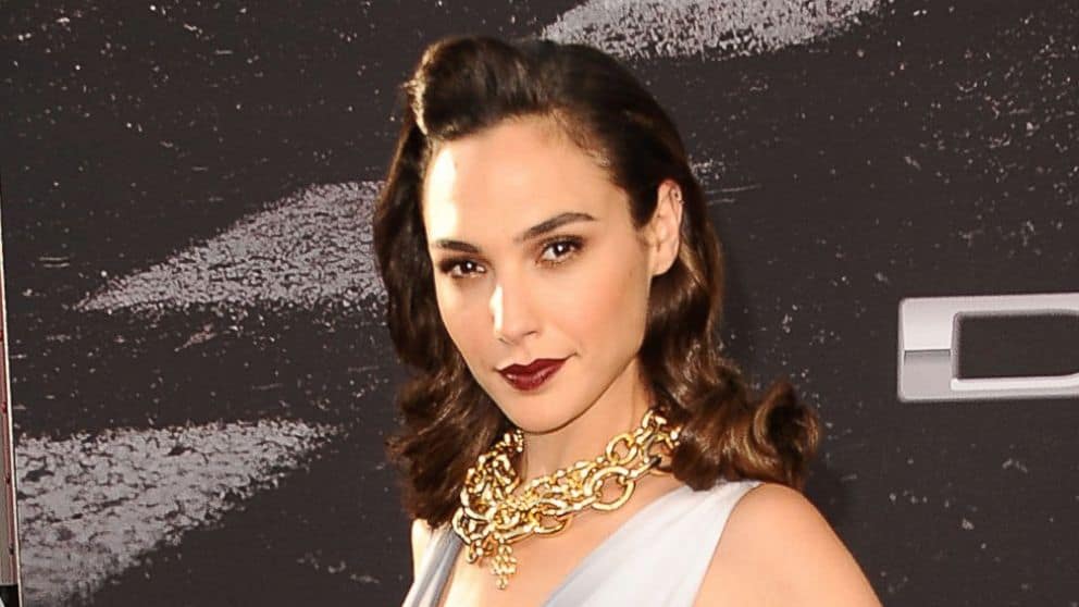 gal gadot red carpet