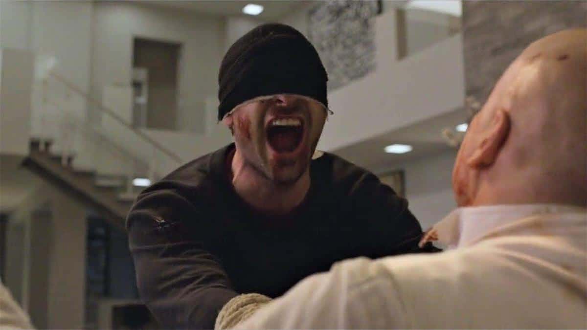Daredevil/Matt Murdock fighting Kingpin in S3 of Daredevil