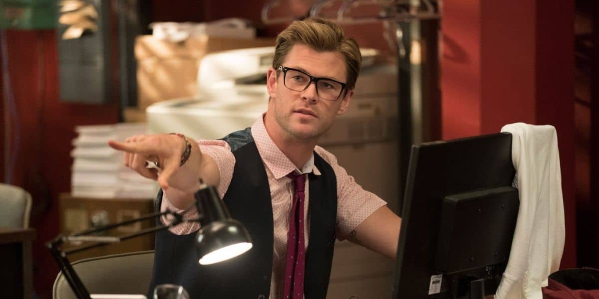 Chris Hemsworth in Ghostbusters: Answer the Call