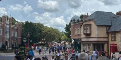 EPCOT Food and Wine crowds