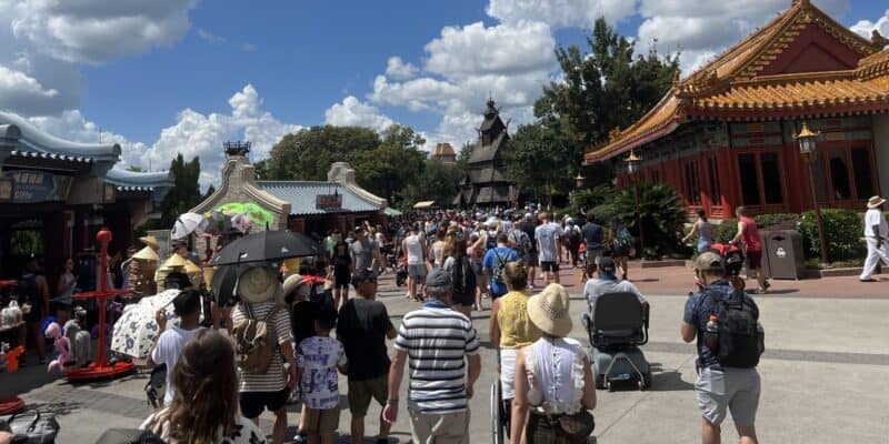 crowds at epcot food and wine festival