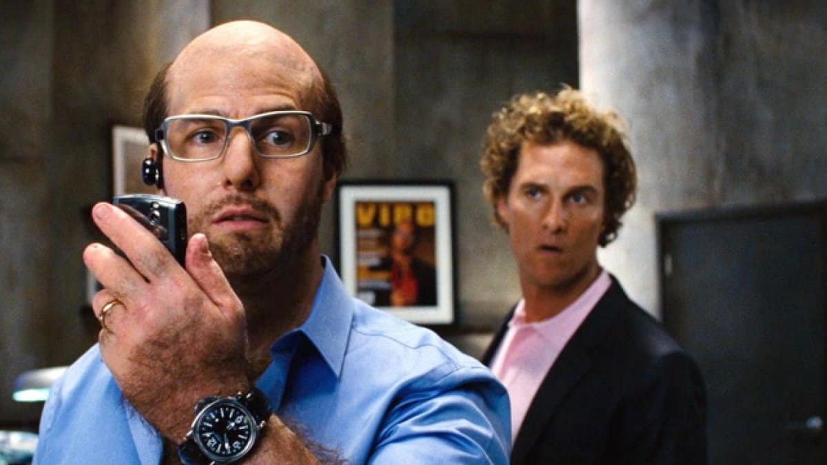 Tom Cruise as Les Grossman talking to a terrorist