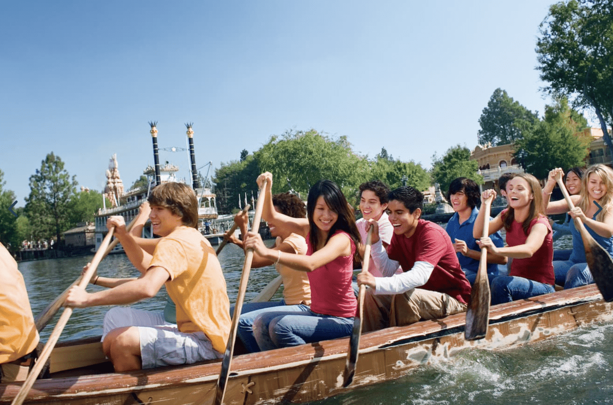 Davy Crockett's Explorer Canoes