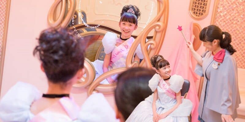 girl and Cast Member at Bibbidi Bobbidi Boutique Tokyo Disneyland Hotel