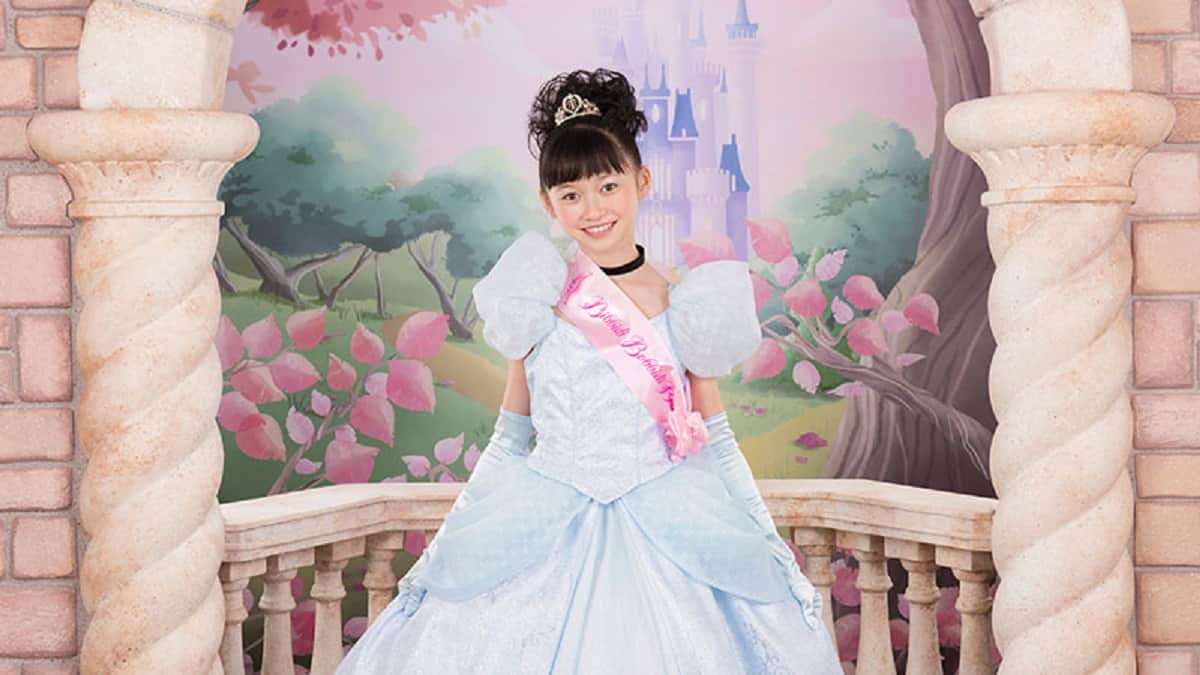 girl dressed up as a princess at Bibbidi Bobbidi Boutique Tokyo Disneyland Hotel