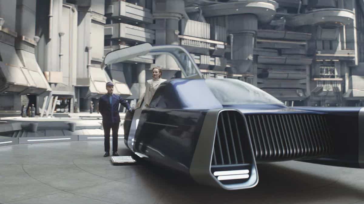 Mon Mothma leaving her speeder