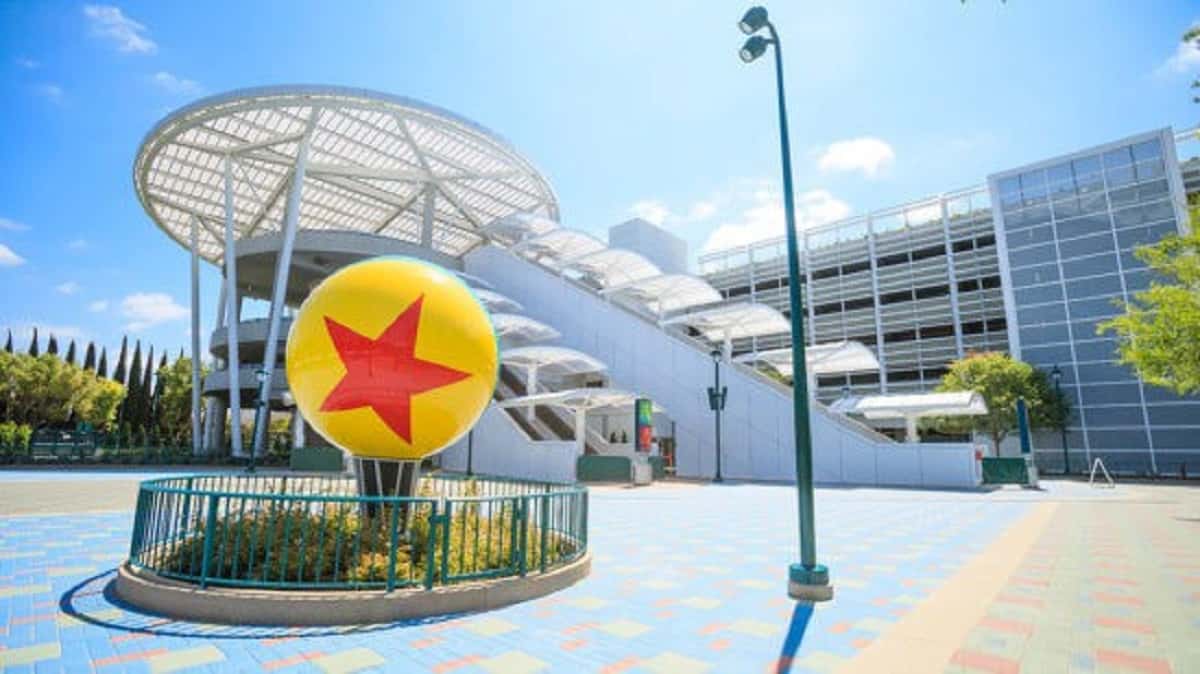 Pixar Pals Parking Disneyland