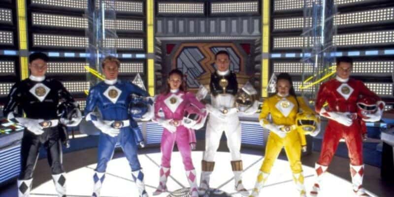 The Rangers in the Command Center n 'Mighty Morphin Power Rangers: The Movie'