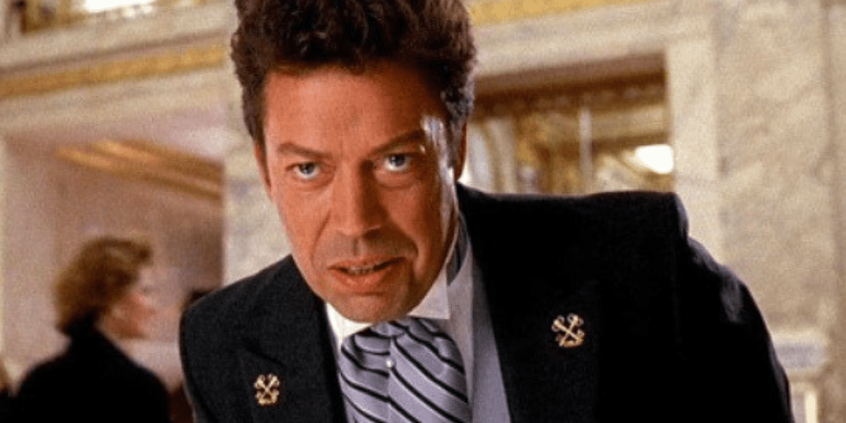Mr. Hector (Tim Curry) talking to Kevin McCallister in 'Home Alone 2: Lost in New York'