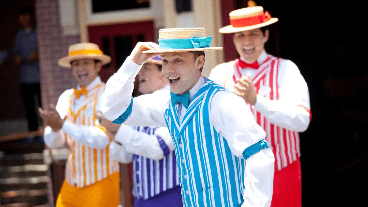 dapper dans at disneyland