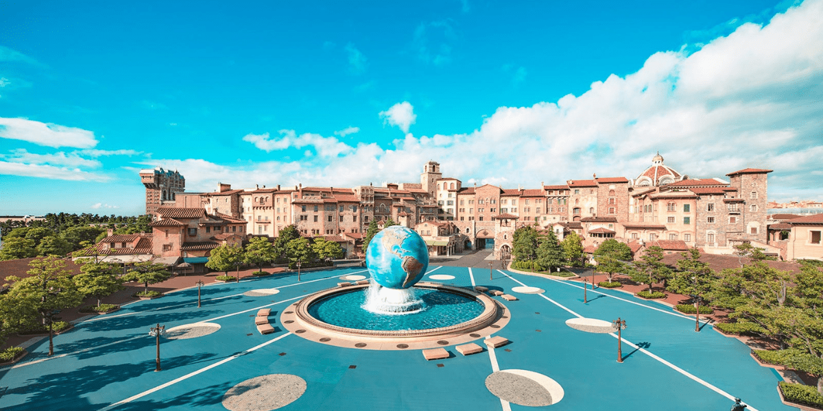 Tokyo DisneySea Plaza with Tokyo DisneySea Hotel MiraCosta